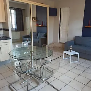  Appartement Charmant 2 Pièces, à Deux Pas Du Centre