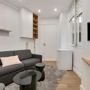 https://165-urban-studio-near-haussmann-boulevard.fr-paris.fr