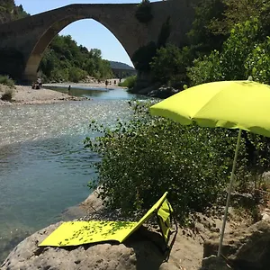 https://nyons-centre-appart1-charme-jardin-plage.hotels-rhonealpes.com